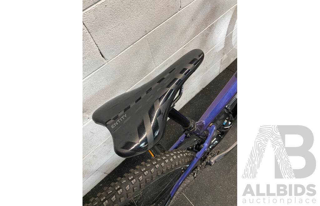 POLYGON SISKIU Size M Mountain Bike - ORP $3599