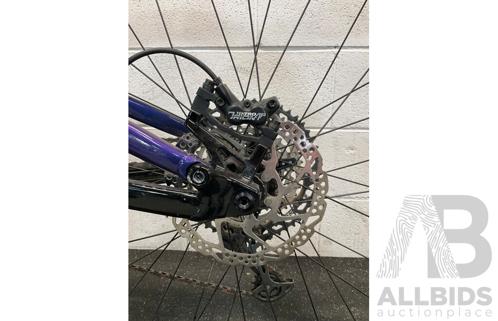 POLYGON SISKIU Size M Mountain Bike - ORP $3599