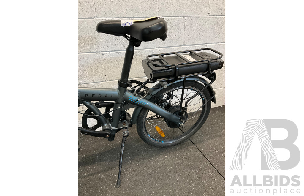 PEDAL Dynamo Electric Folding Bike