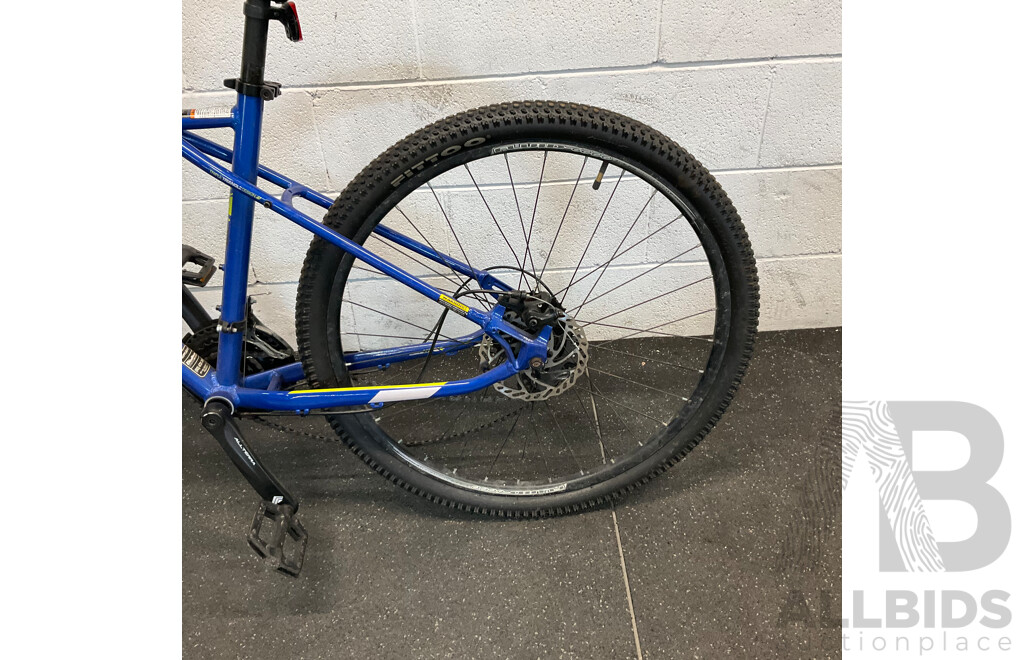 GT Aggressor Sport Bike - Size M