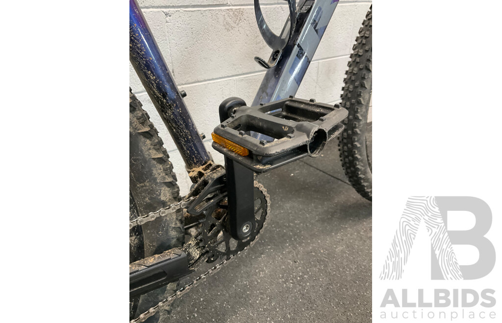 TREK MARLIN Size M Mountain Bike - ORP $899