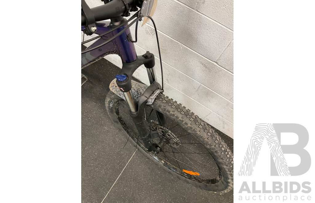 TREK MARLIN Size M Mountain Bike - ORP $899