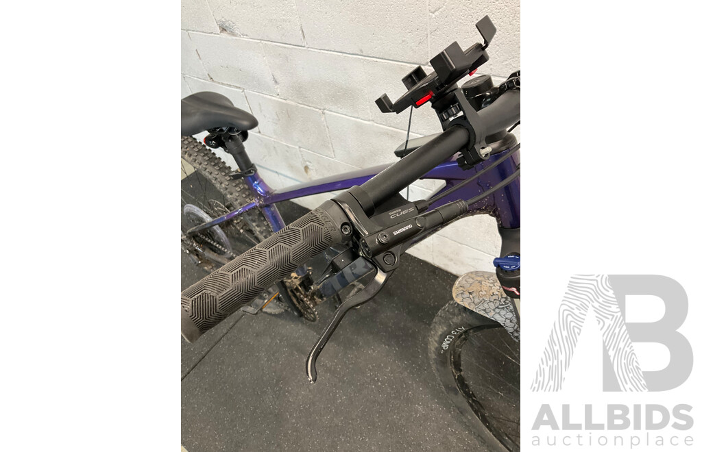 TREK MARLIN Size M Mountain Bike - ORP $899
