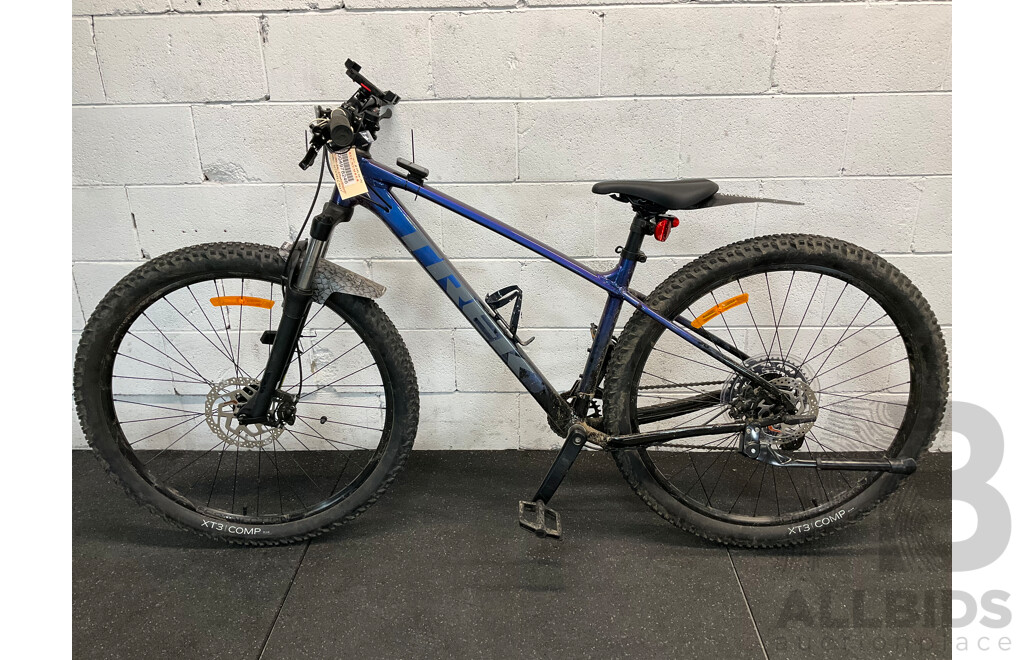 TREK MARLIN Size M Mountain Bike - ORP $899
