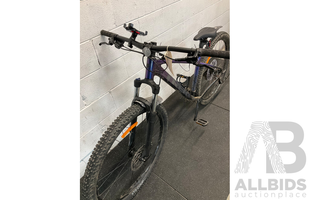 TREK MARLIN Size M Mountain Bike - ORP $899