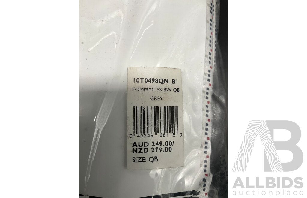 TOMMY HILFIGER Queen Sheet Set - ORP $249