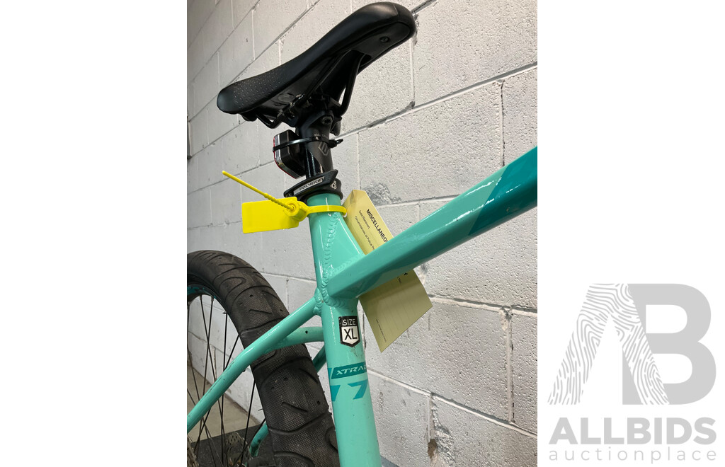 POLYGON XTRADA 7  Size XL Mountain Bike - ORP $1499