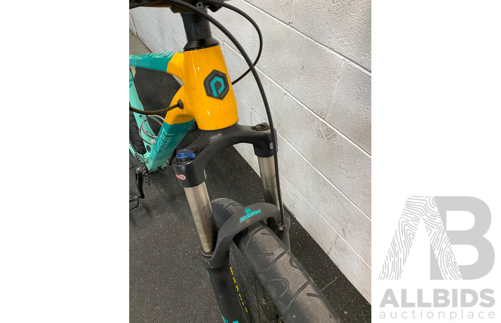POLYGON XTRADA 7  Size XL Mountain Bike - ORP $1499
