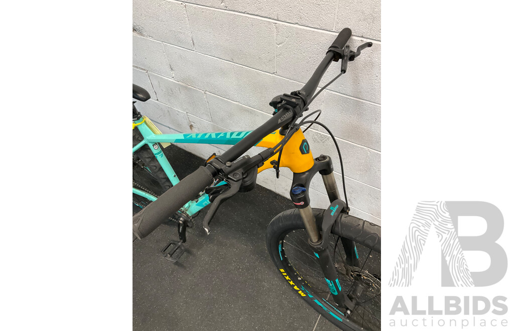 POLYGON XTRADA 7  Size XL Mountain Bike - ORP $1499