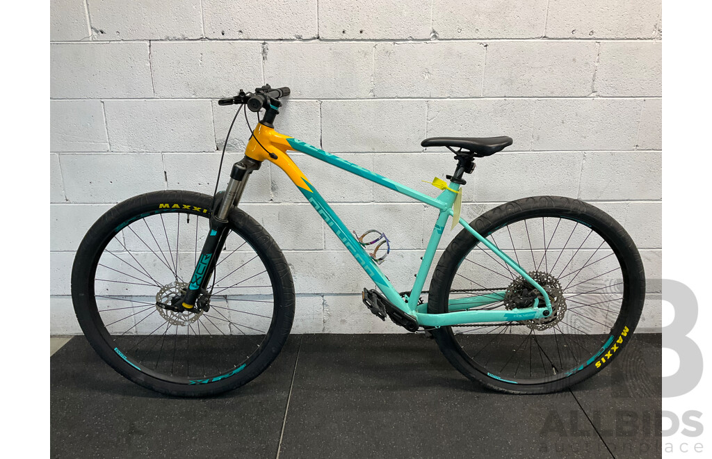 POLYGON XTRADA 7  Size XL Mountain Bike - ORP $1499