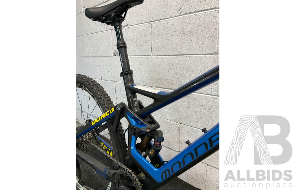MONDRAKER DUNE XR  Size M Mountain Bike 