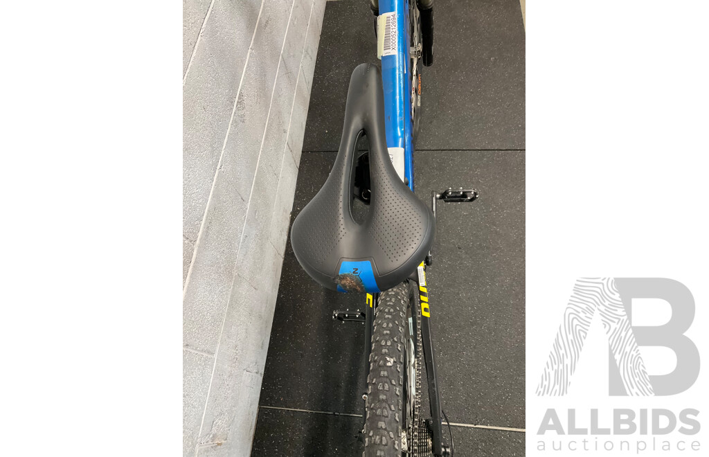 MONDRAKER DUNE XR  Size M Mountain Bike 