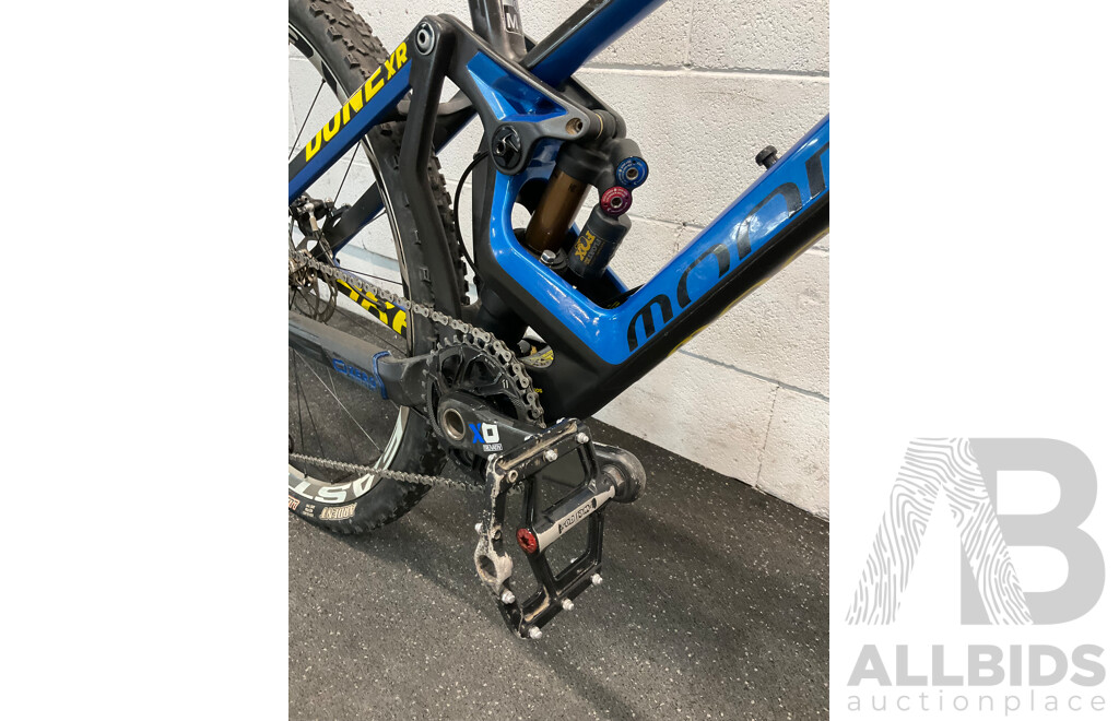 MONDRAKER DUNE XR  Size M Mountain Bike 