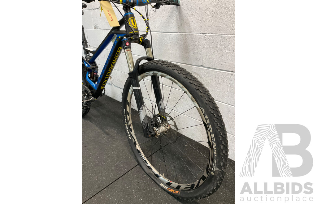 MONDRAKER DUNE XR  Size M Mountain Bike 