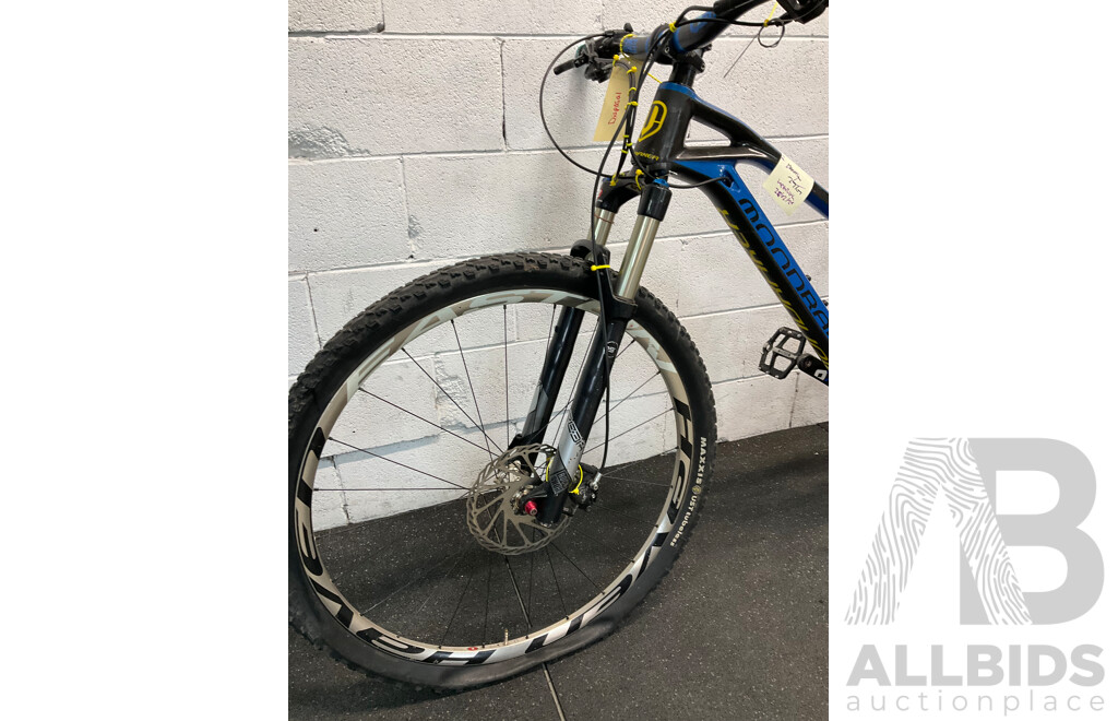MONDRAKER DUNE XR  Size M Mountain Bike 