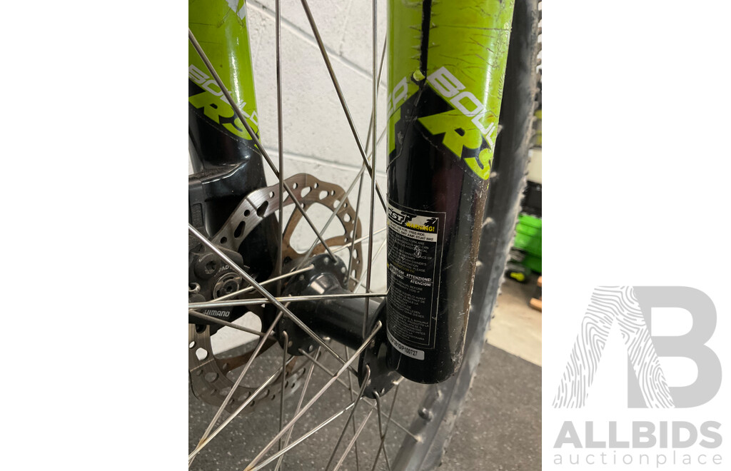 GIANT Boulder 1 Mountain Bike