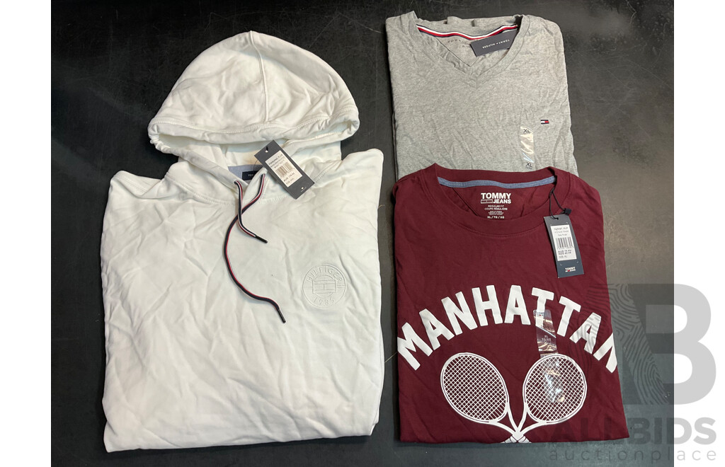 TOMMY HILFIGER Men's Hoodie and T-Shirts,  Size XXL and XL - ORP $319.99 - Lot of 3
