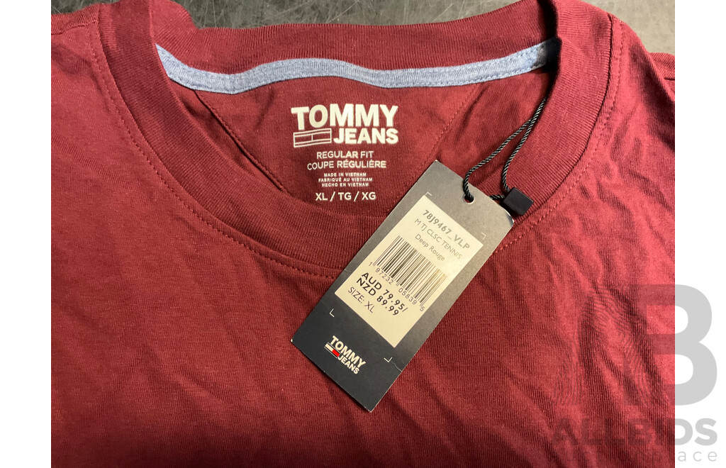 TOMMY HILFIGER Men's Hoodie and T-Shirts,  Size XXL and XL - ORP $319.99 - Lot of 3