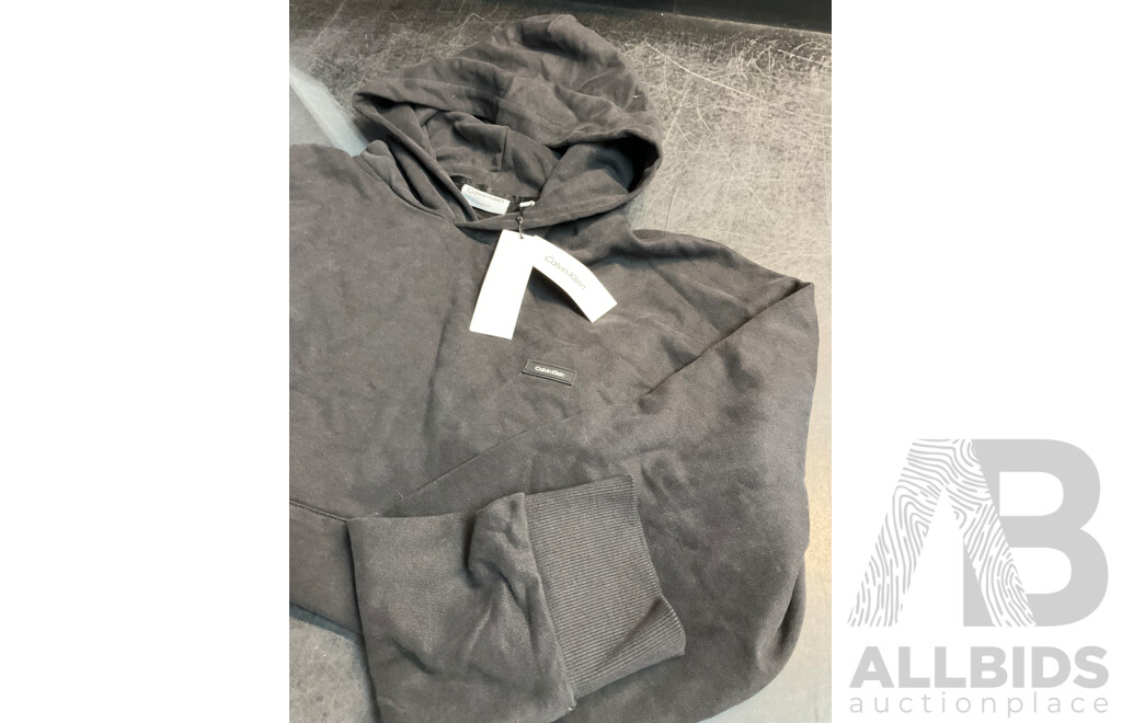 CALVIN KLEIN, U.S.POLO ASSN Men's Hoodie and T-Shirts,  Size XXL and XL - ORP $319.99 - Lot of 3