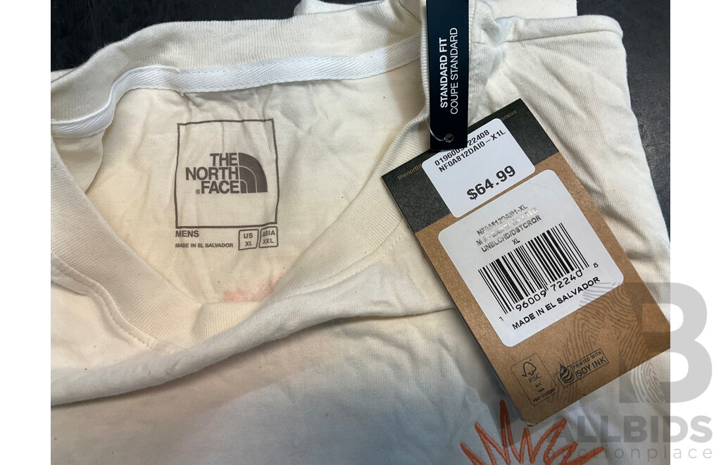 THE NORTH FACE Men's Shorts Size 40 and T-Shirts Size XL - ORP $224.99 - Lot of 3