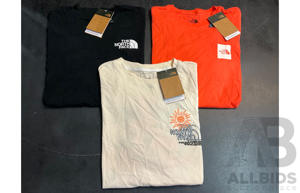 THE NORTH FACE Men's Shorts Size 38 and T-Shirts Size L - ORP $294.99 - Lot of 4