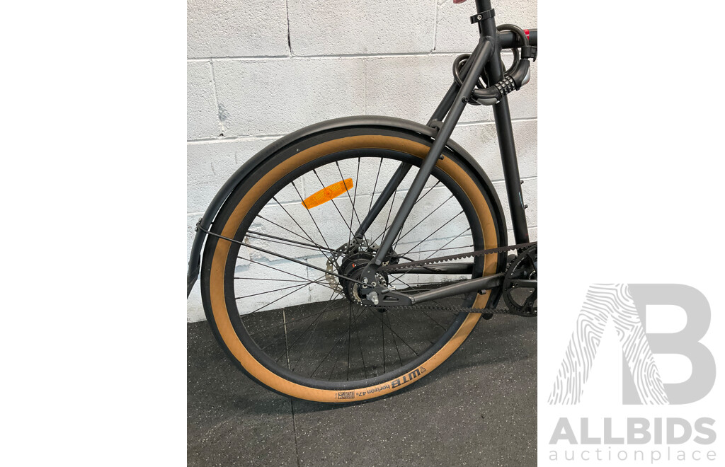 LEKKER AMSTERDAM Belt Drive Urban Bike - ORP $1499