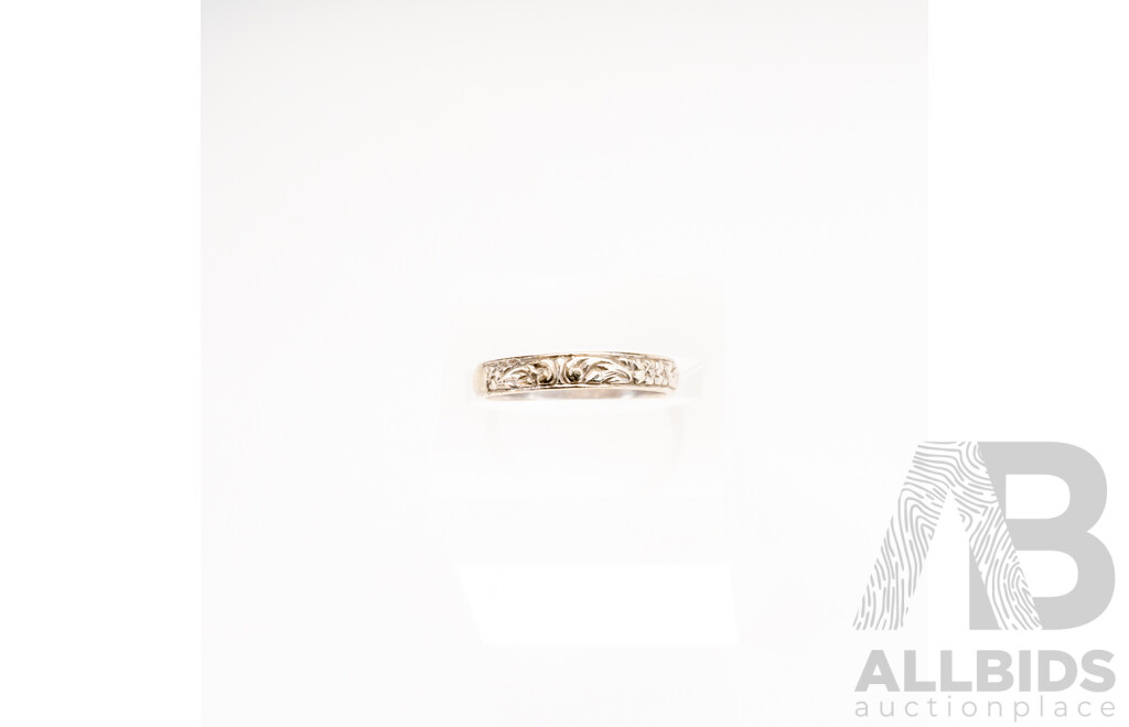9ct Vintage White Gold Floral Repousse Wedding Ring, Size K, 1.77 Grams