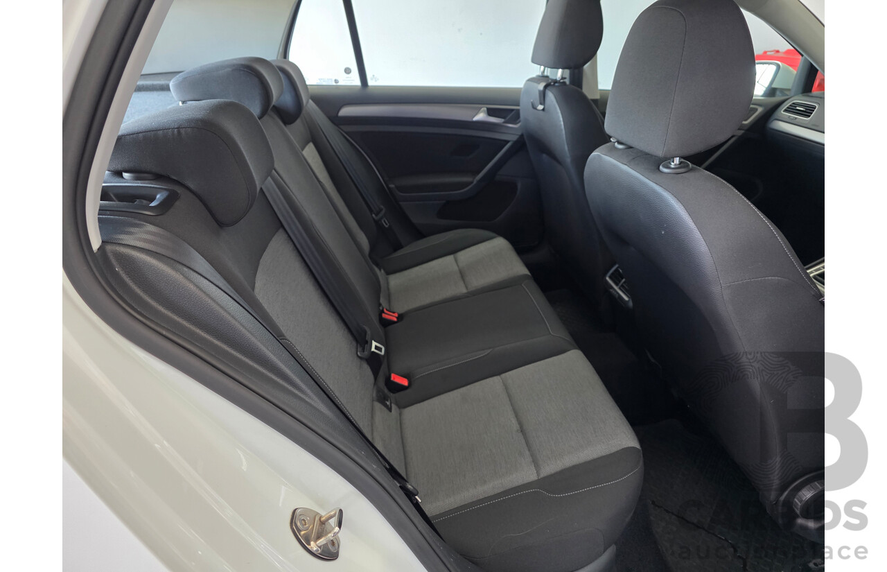 10/2013 Volkswagen Golf 90 TSI AU 5d Hatchback White 1.4L