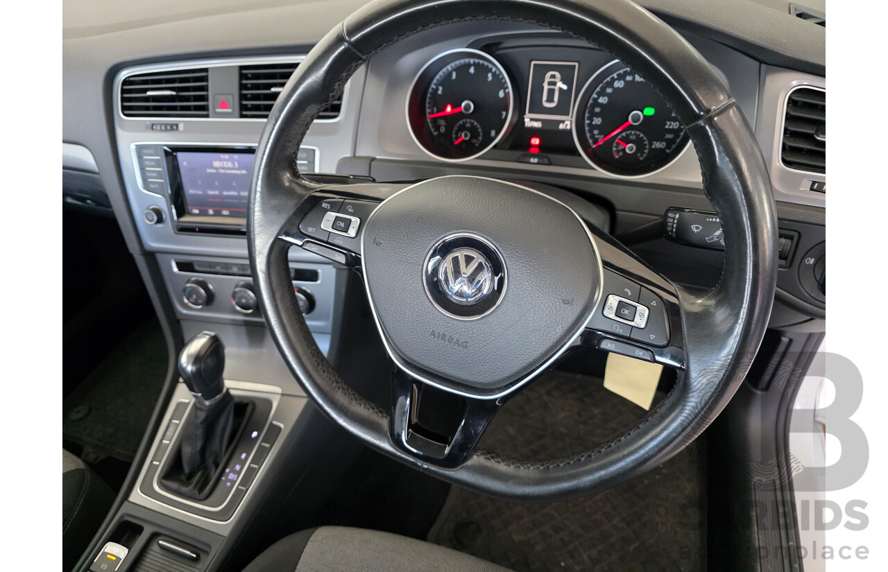 10/2013 Volkswagen Golf 90 TSI AU 5d Hatchback White 1.4L