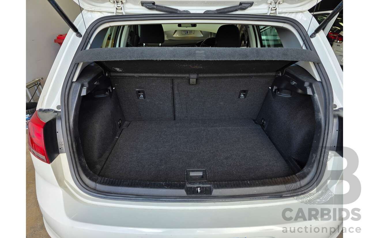 10/2013 Volkswagen Golf 90 TSI AU 5d Hatchback White 1.4L
