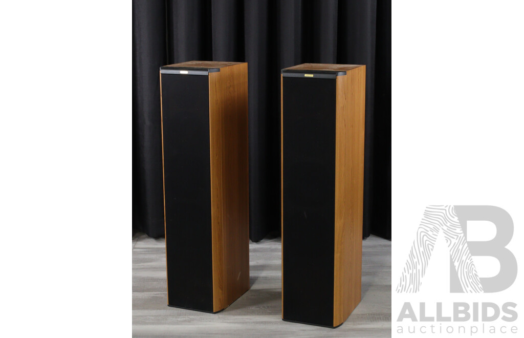 Pair Retro Danish Jamo Classic 8 Speakers
