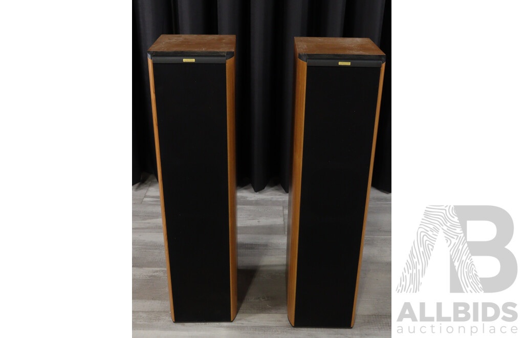 Pair Retro Danish Jamo Classic 8 Speakers