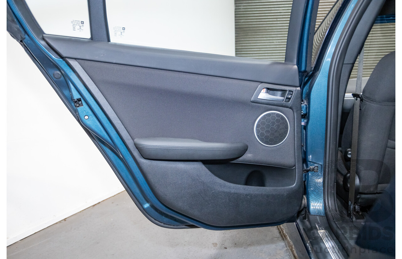 07/2012 Holden Commodore SS VE II Series 2 MY12 4d Sedan Karma Blue V8 6.0L