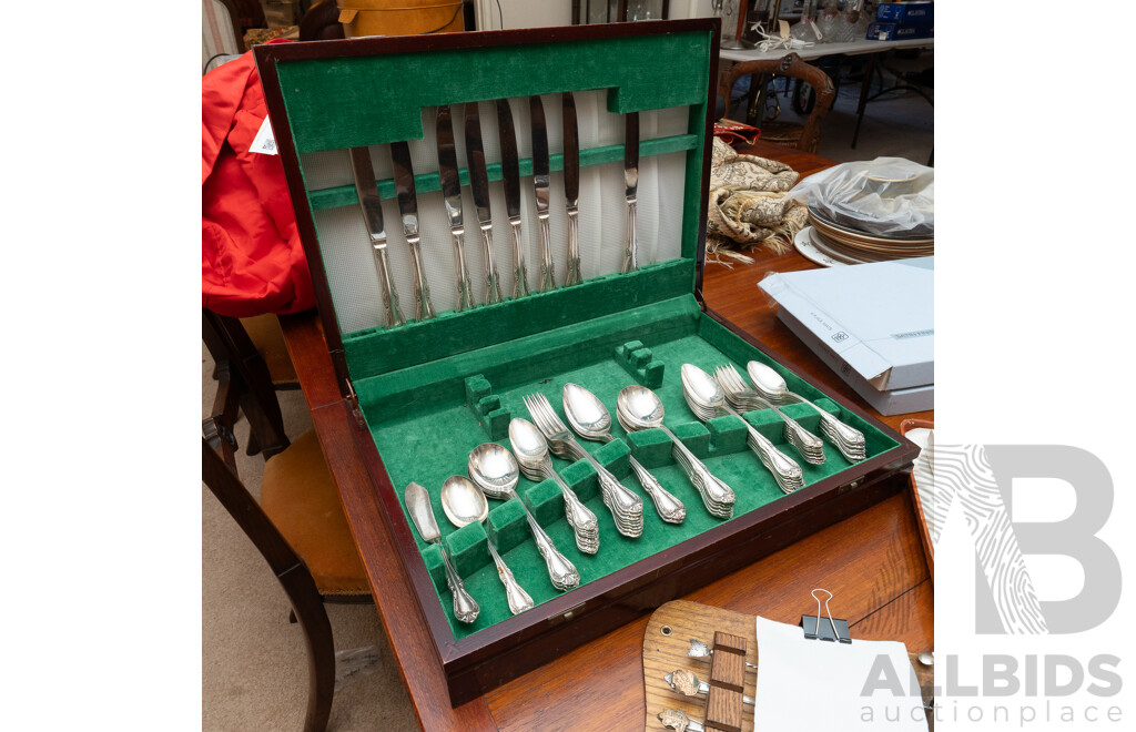 Vintage Wooden Flatware Canteen with 59 Piece Silver Pate Flatware Set by WMN Rogers Oneida