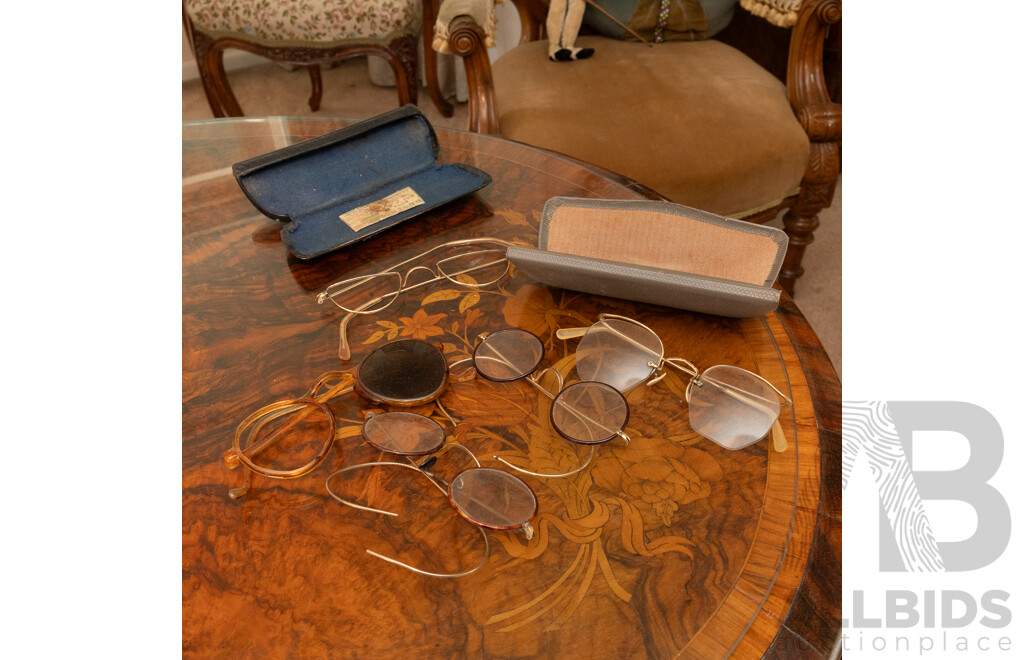 Collection Antique & Vintage Spectacles and Two Cases