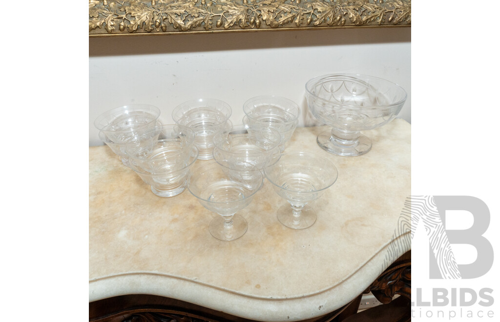 Set Vintage Stuart Crystal Comprising 11 Coupes with Matching Serving Bowl and Etched Garland Detail Along with Two Other Stuart Coupes