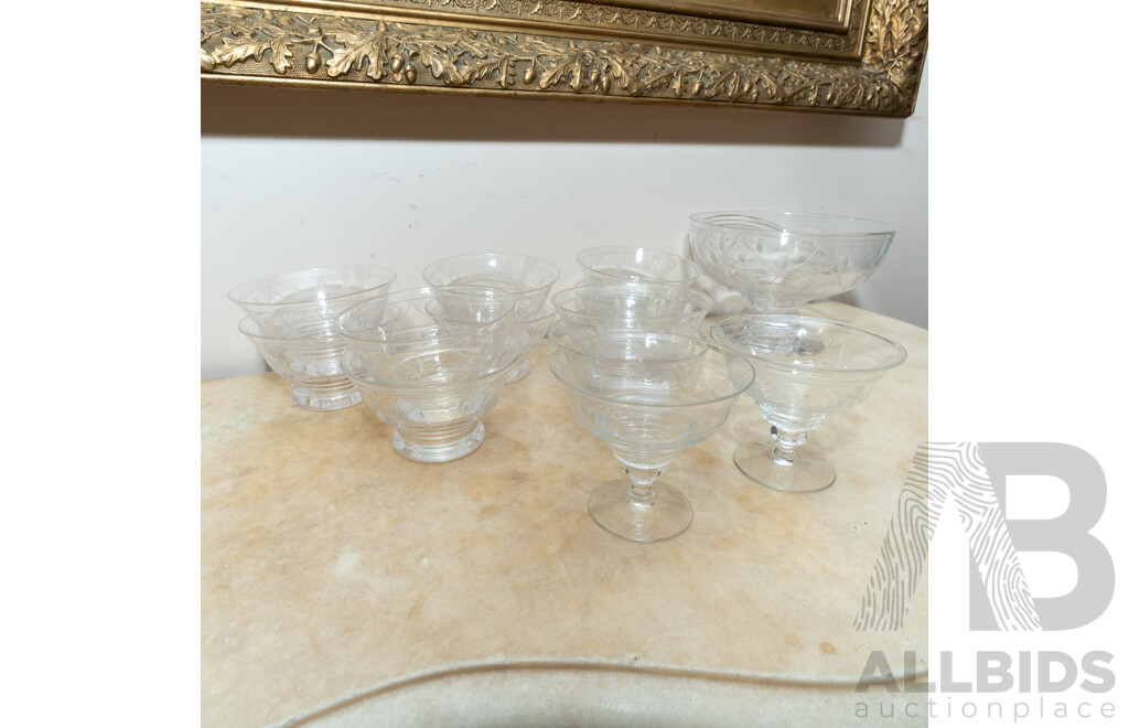 Set Vintage Stuart Crystal Comprising 11 Coupes with Matching Serving Bowl and Etched Garland Detail Along with Two Other Stuart Coupes