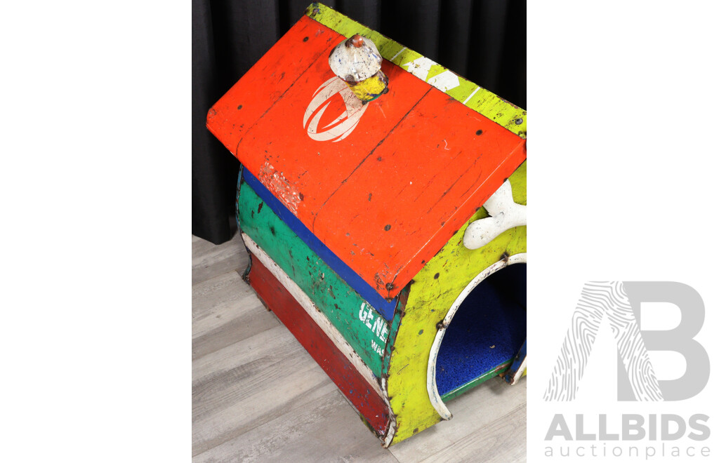 Modern Metal Doghouse by EE.I.EE.I.O