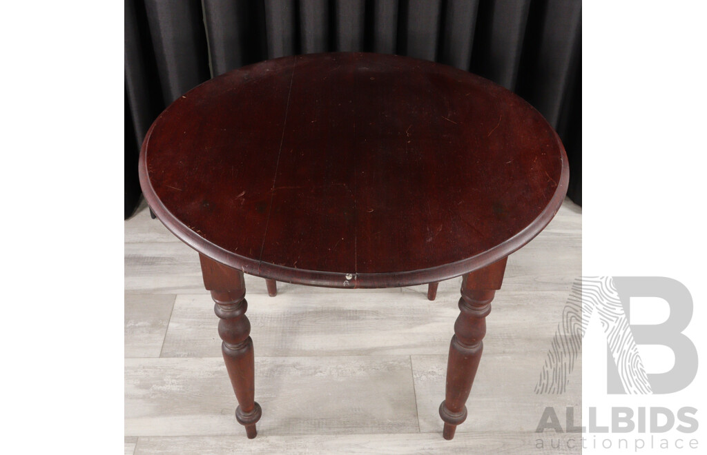 Round Victorian Cedar Kitchen Table