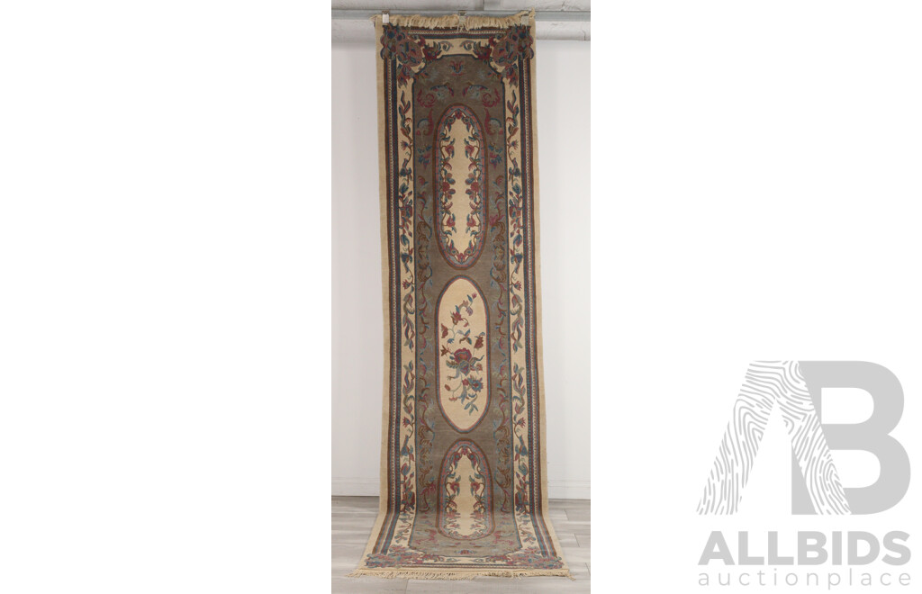 Large Machine Made Textured Acrylic Runner