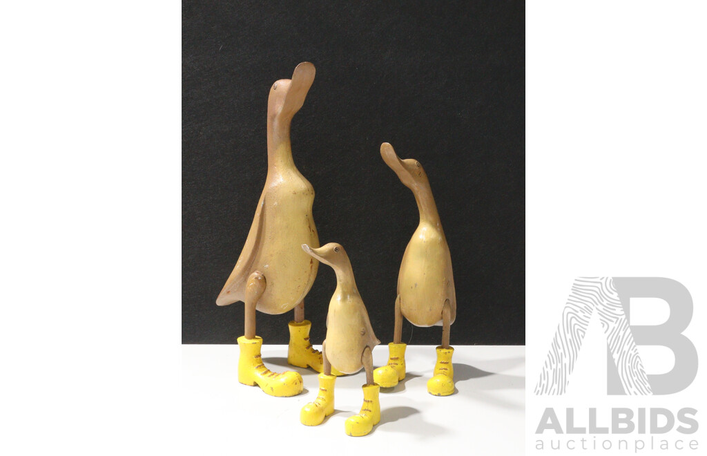 Set of Three Graduating Cast Iron Dapper Ducks