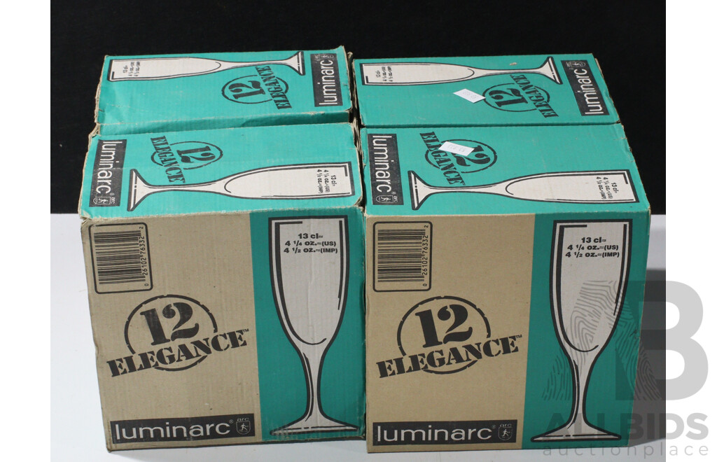 Collection of 24 Champagne Flutes Marked Domaine Chandon by Luuminarc