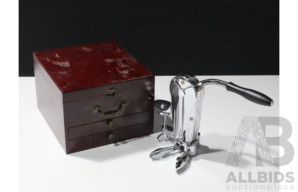 Single Lever Style Rabbit Corkscrew with Timber Box