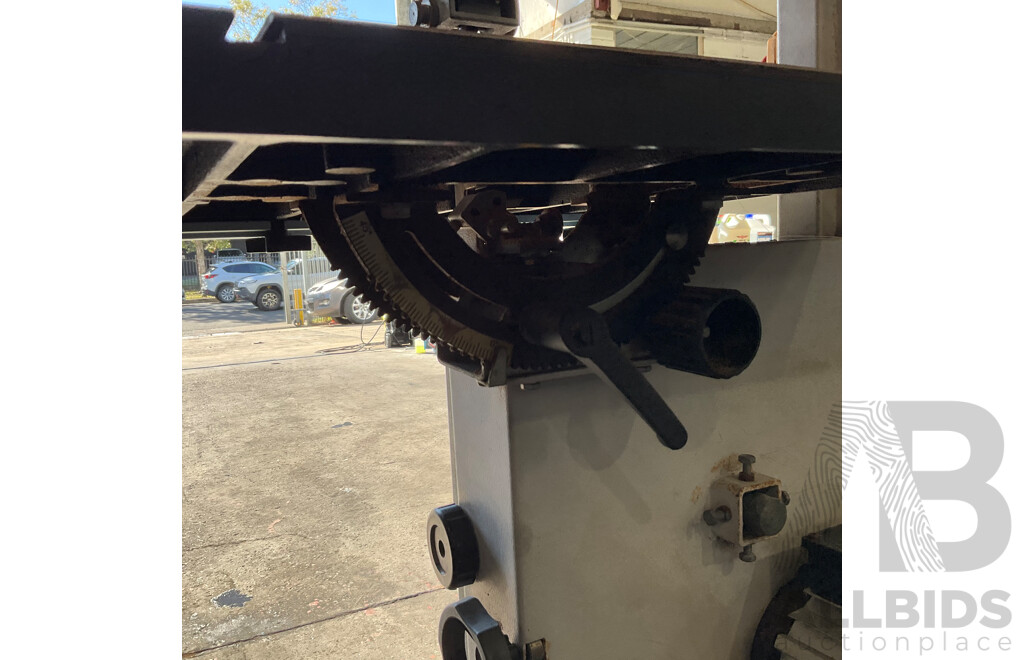 Machinery House BP-305 Wood Band Saw