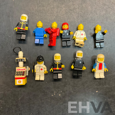 Vintage Lego Pieces & Figures  Includes 6870,886,6823 and More