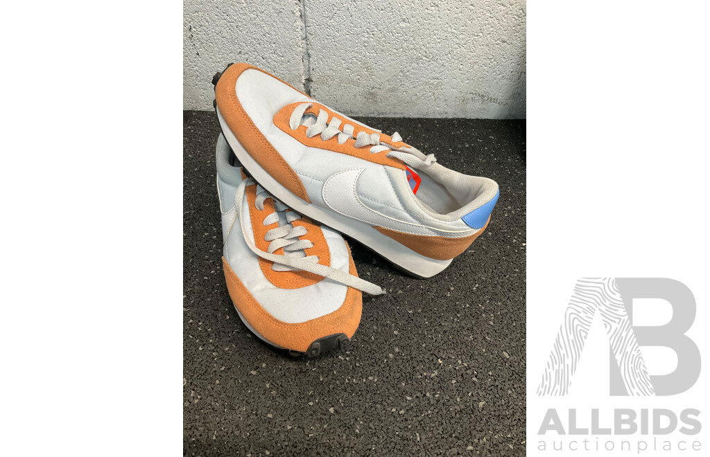 Assorted Sneakers Size US 7, 7.5, 8, 8.5, Including NIKE, NB and Assorted Bags  - Lot of 10