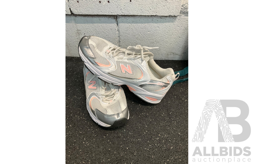 Assorted Sneakers Size US 7, 7.5, 8, 8.5, Including NIKE, NB and Assorted Bags  - Lot of 10
