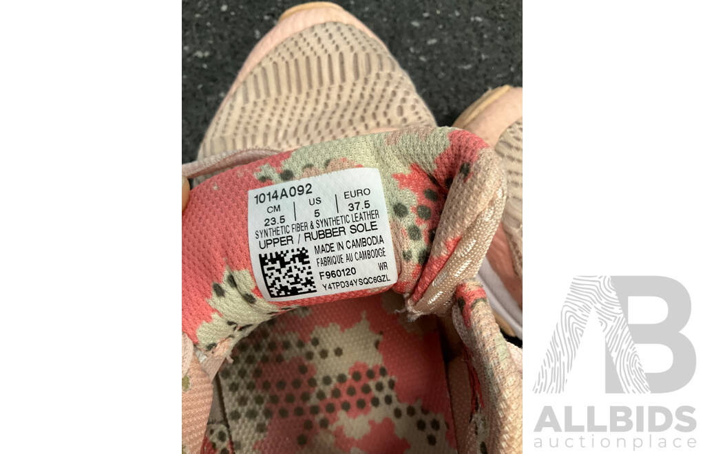 Assorted Sneakers Size US 8, 6.5, 5, 4, 2 Including NIKE, NB and Assorted Backpacks  - Lot of 8