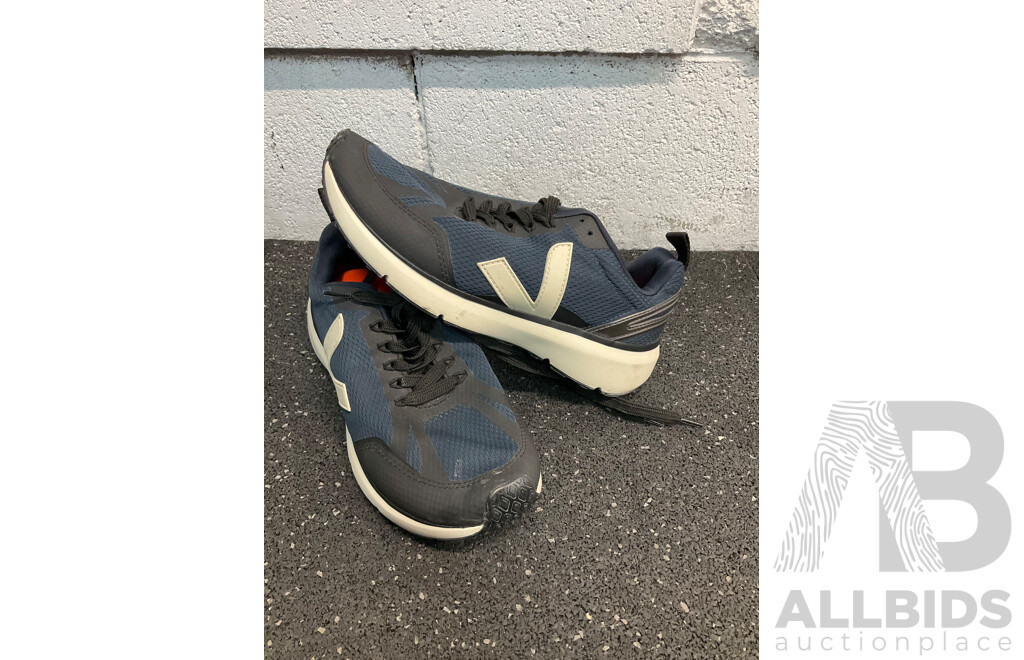 Assorted Sneakers Size US 8, 6.5, 5, 4, 2 Including NIKE, NB and Assorted Backpacks  - Lot of 8