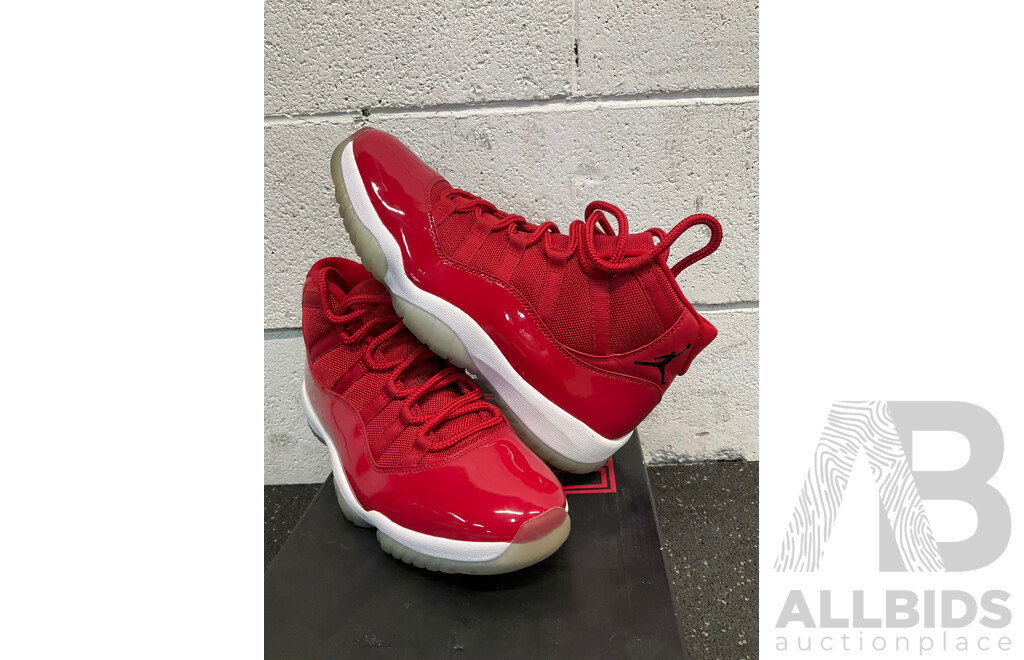 JORDAN 11 Retro Win Like 96 Size US10 Sneakers